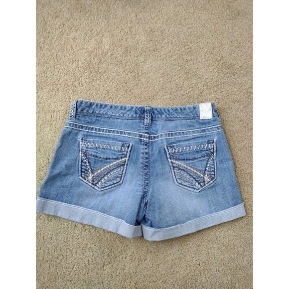 Maurice's Cut Off Embroidered Women's Blue Denim Jean  Shorts Size 5/6 Cuffed - Picture 2 of 6